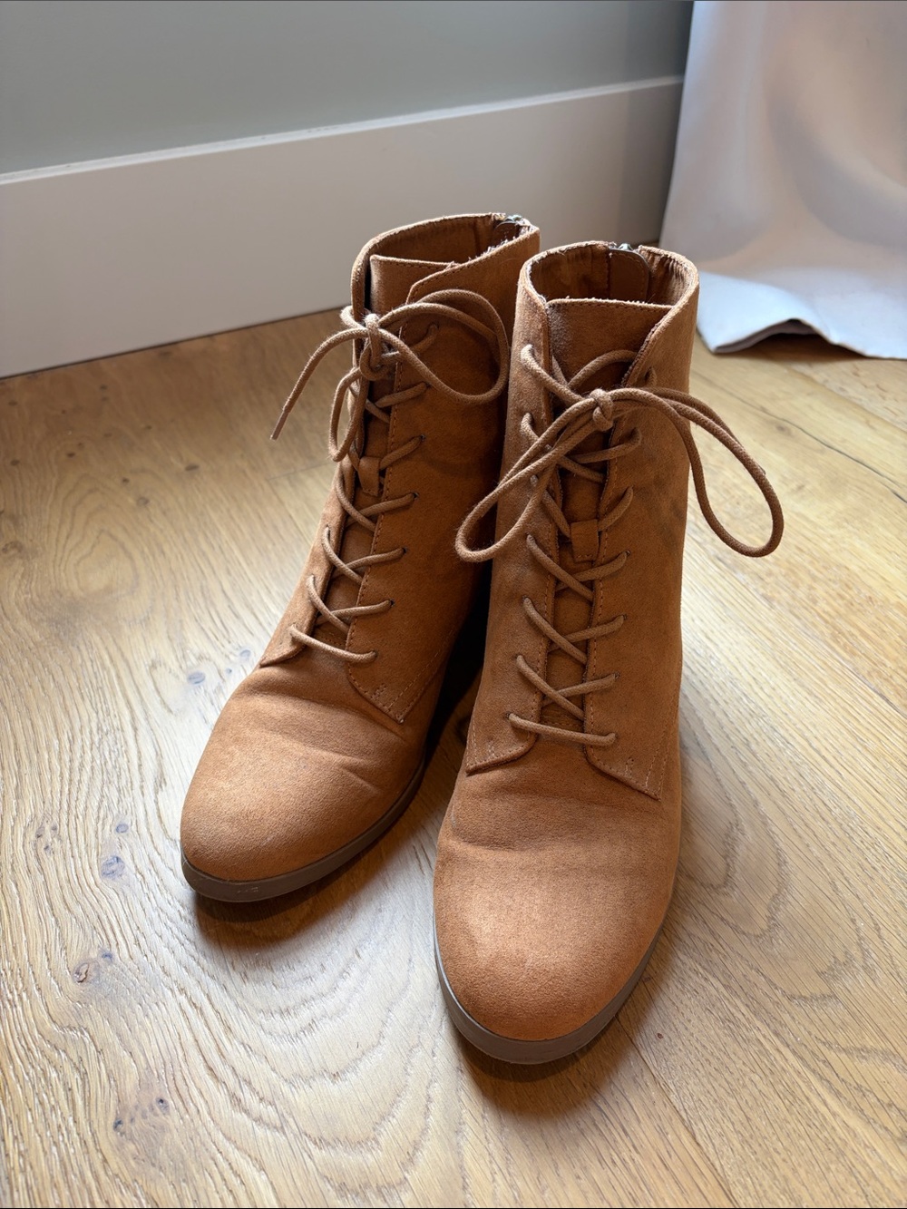 LOFT Women’s Lace-Up Suede Ankle Boots